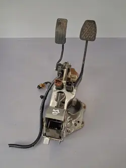 Pédales Gaz et Frein Nissan Qashqai J10 OEM E0C1046X11