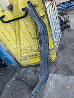 Volkswagen OE Spoiler Framskärmar 5K0805903B