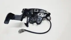 Cerradura del Capó Nissan OEM 65601-3ZL0A - Usado