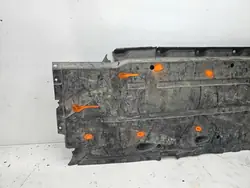 Escudo inferior esquerdo OEM 8E0825207B Audi A4 B7