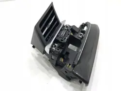 Grelha de ventilação dianteira esquerda OEM 4M8820901A Audi Q8