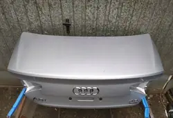 Audi A8 Tavaratilan kansi OEM 4H0827446 - Käytetty