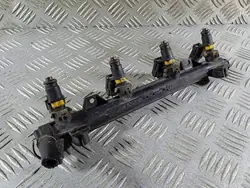 Rampe d'injection pour SKODA FABIA 2 036906031A