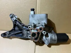 AUDI Q5 80A 2.0 TFSI Alternatorsteun Oliefilterbasis 06L903143K