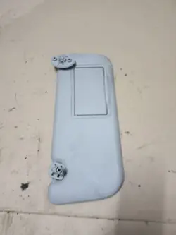 Höger solskydd Toyota Yaris III 2011