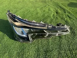 Farola delantera derecha LED TOYOTA COROLLA E21 HB Kombi