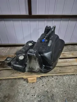 Skoda AdBlue-säiliö OEM 3Q0131877D - Käytetty
