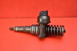 Ruiskutuspumppu OEM 038130073BP Skoda Praktik 1.4 TDI:lle
