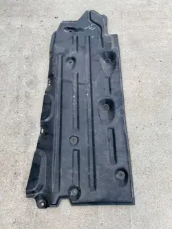Ford Kuga MK2 Vänster Underredesskydd OEM GV6111133BA