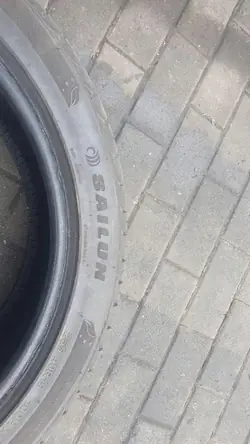 Grelha traseira Audi A6 Avant OEM 25540R19 - Usado