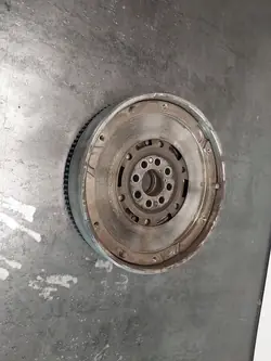 Volant moteur BMW 3 E46 320d 136CV