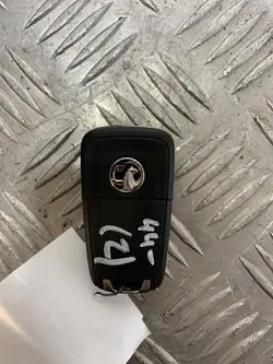 Llave o tarjeta Opel Zafira C OEM FBZ14455