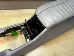 Keskikonsoli käsinoja Mercedes S-luokka W220 OEM A2206800250