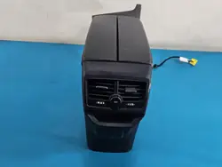 Tunneli nojatuoli OEM 9831817180 Peugeot 3008 II:lle