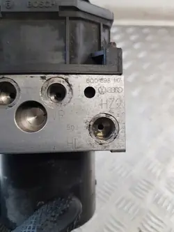 Pompe ABS OEM 6Q0698117 pour SEAT Cordoba II 1.4