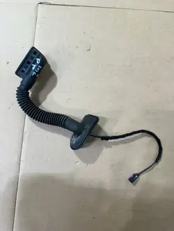Plug porta dianteira esquerda OEM A0015459503 Mercedes C W205
