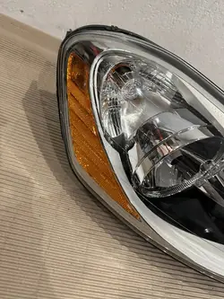 VOLVO XC60 08-13 Phare Halogène Droit 30763144