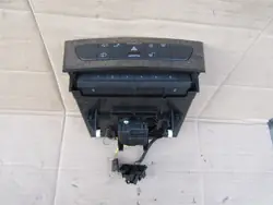 OEM KOMBI 03' CD-vaihtimen kytkin Mercedes W211