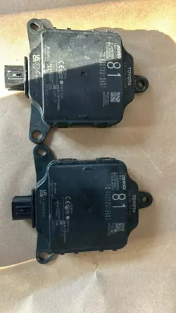 Sensor ángulo muerto Toyota OE 88162-0E081 Usado