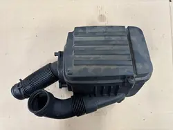 Audi OE Ilmansuodattimen Kotelo Volkswagen Golf V:lle