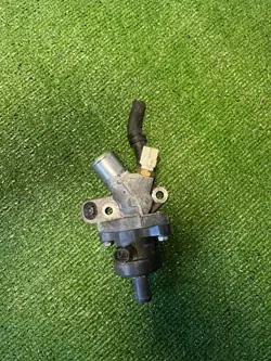 Pompe à eau Toyota OEM 251086 - État utilisé
