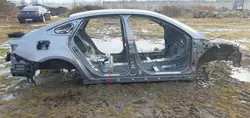 LAK.TEKNG Oikea sivupaneeli Renault Talisman Sedan