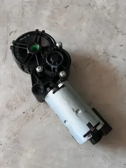 Moteur réglage siège OEM 88584-C1100 Kia Optima IV