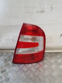 Luz Trasera Derecha + Inserto Skoda Fabia I Lift 2006