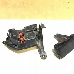 Caja de fusibles Renault Twingo III OEM 243172739R Usado
