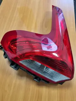 Lámpara trasera izquierda Volvo V40 2012-2019 OEM 31395844