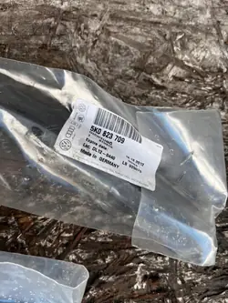 OEM 5K0823709 Motorhukspackning för VW Golf VI