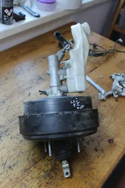 Pompe à frein Toyota OEM avec ESP pour Corolla Verso II