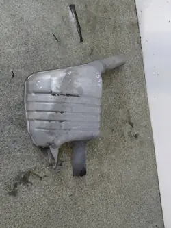 Mercedes Auspuff Endschalldämpfer OEM A2054911601 Links Hinten