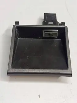 Enchufe USB Volvo V40 OEM 31306768 - Usado