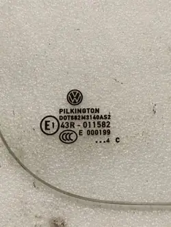 Vitre arrière VW Multivan V d'occasion OEM E000199 2014