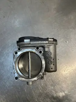 Corps de papillon OEM A2761410125 pour Mercedes Classe C W205