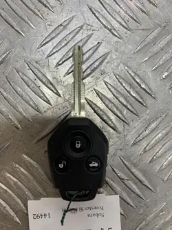 Subaru Forester Schlüssel OEM FBZ14492 - Gebraucht