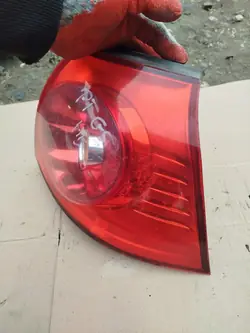 Feu arrière droit VW Golf V HB