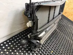 KOMPLET CHŁODNIC CHŁODNICE WENTYLATOR VOLVO XC40 II 1.5 T3 AUTOMAT 2017-