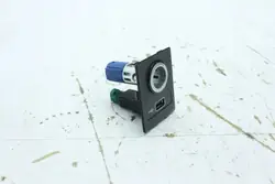 USB-pistorasia 5Q0035726E Skoda Superb III:lle