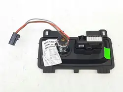 12V-pistorasia Audi A5 Sportback II OEM 8W0863324A