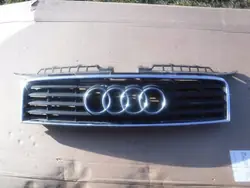 Rejilla delantera Audi A3 2004, OEM KS 8P3853651