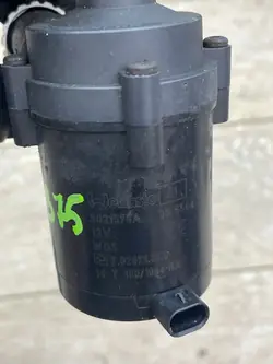 Bomba de água Webasto VW Touran 9021575A