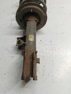 Fram vänster stötdämpare HYUNDAI IX35 1.7 CRDI 54650-2Y610