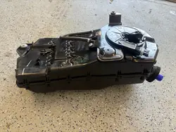 Jaguar XE AdBlue-säiliöpumppu OEM JX73-5J228-AC