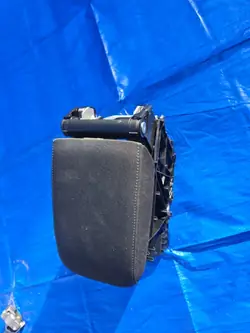 Reposabrazos VW Golf VII Variant OEM 5G0864251J