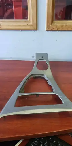 BMW 6-sarja E63 E64 keskikonsolin listaus OEM 7137601