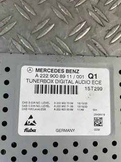 Mercedes-Benz Radio Tuner A2229008911 för C-klass W205
