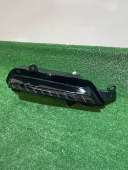OEM 266007879R Oikea etu-LED Renault Megane V:lle