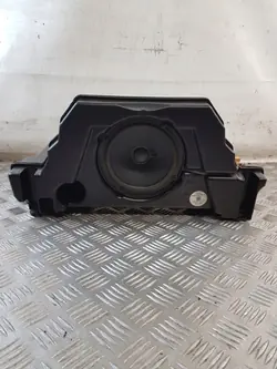 OEM 8W9035382D Subwoofer Audi A4 B9 Avantille